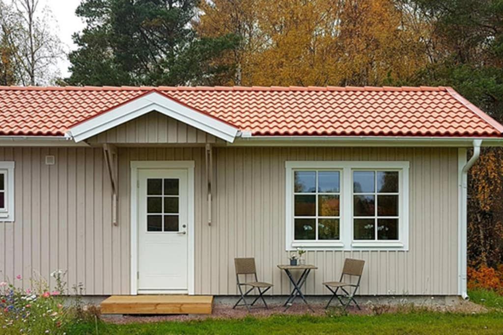 Nybyggd Stuga Intill Skogsbrynet - New Built Cottage Next To The Cowberry Forest Мора Экстерьер фото